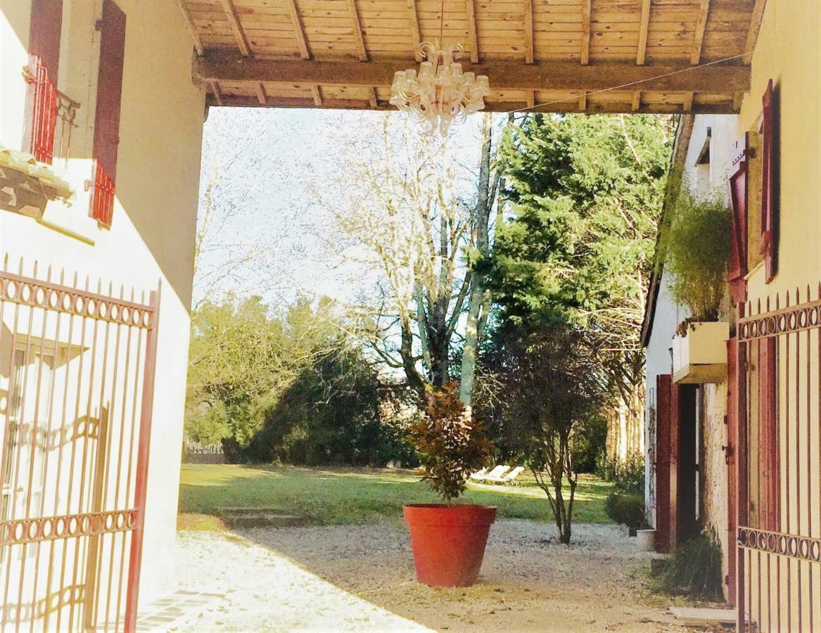La Carreterie - Les Gites Pineuilh Exterior foto